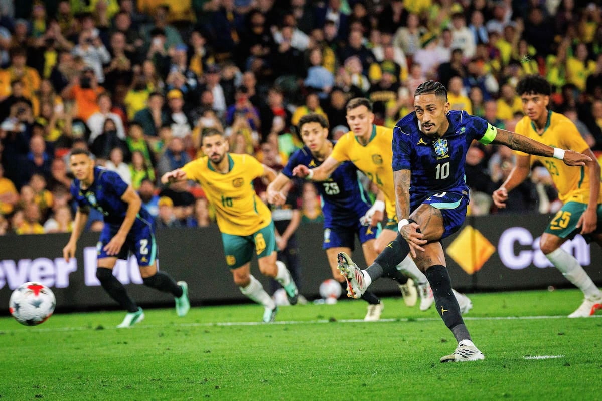 Brasil ganó 4 a 2 en Brisbane con un segundo tiempo a puro carácter
