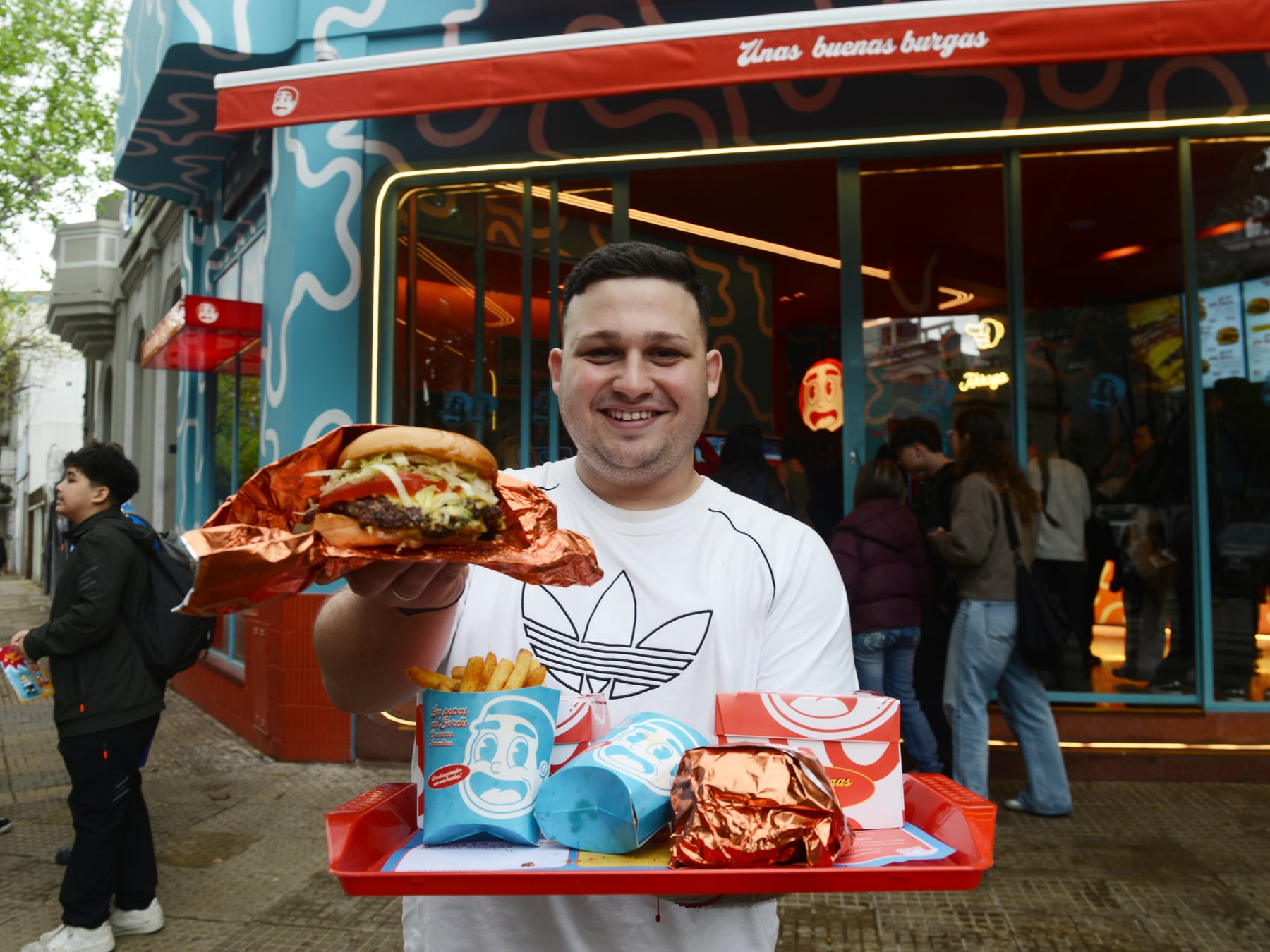 Gordis Burger: El creador de contenido gastronómico que pasó de reseñar hamburguesas a vender 3.000 por día en Palermo
