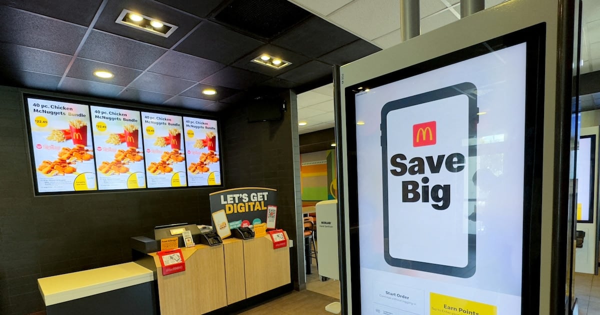 La IA que le sopla a McDonald's cuánto cobrar en cada local y abre una pelea con los franquiciados
