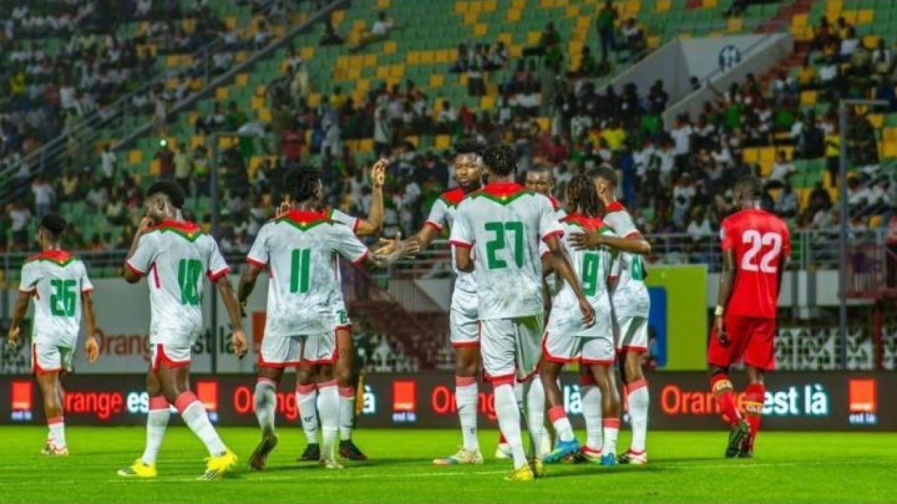 Argentina pasó por encima a una Burkina Faso de emergencia y se lució en el Monumental