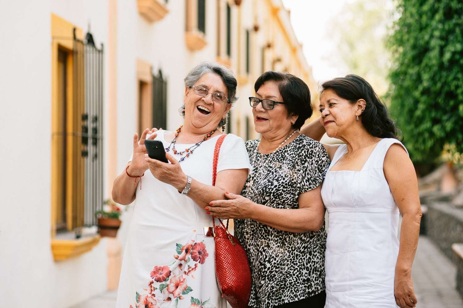 A los 85 años y con 50 países a cuestas: dos amigas texanas planifican su próxima etapa