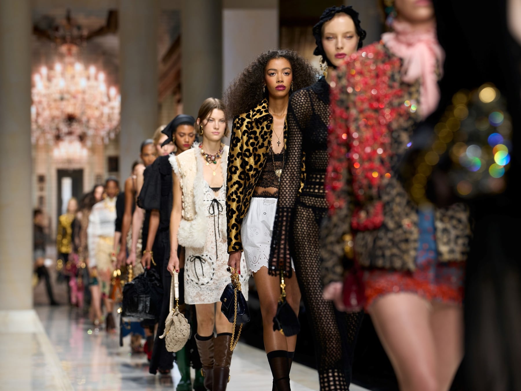 La Semana de la Moda de Milán cerró con brillo, sensualidad y cambios creativos en sus pasarelas