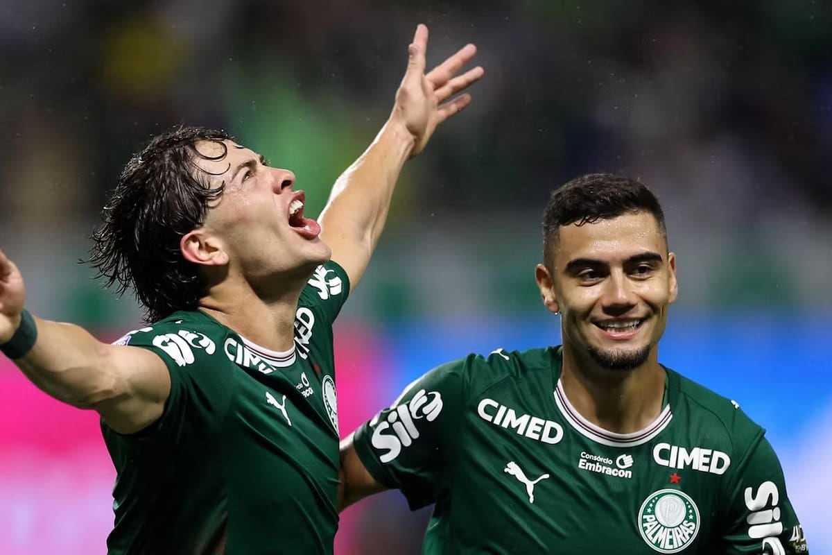 La tarde soñada de Giay: doblete y goleada en el clásico paulista mientras Seedorf agarra un Corinthians en llamas