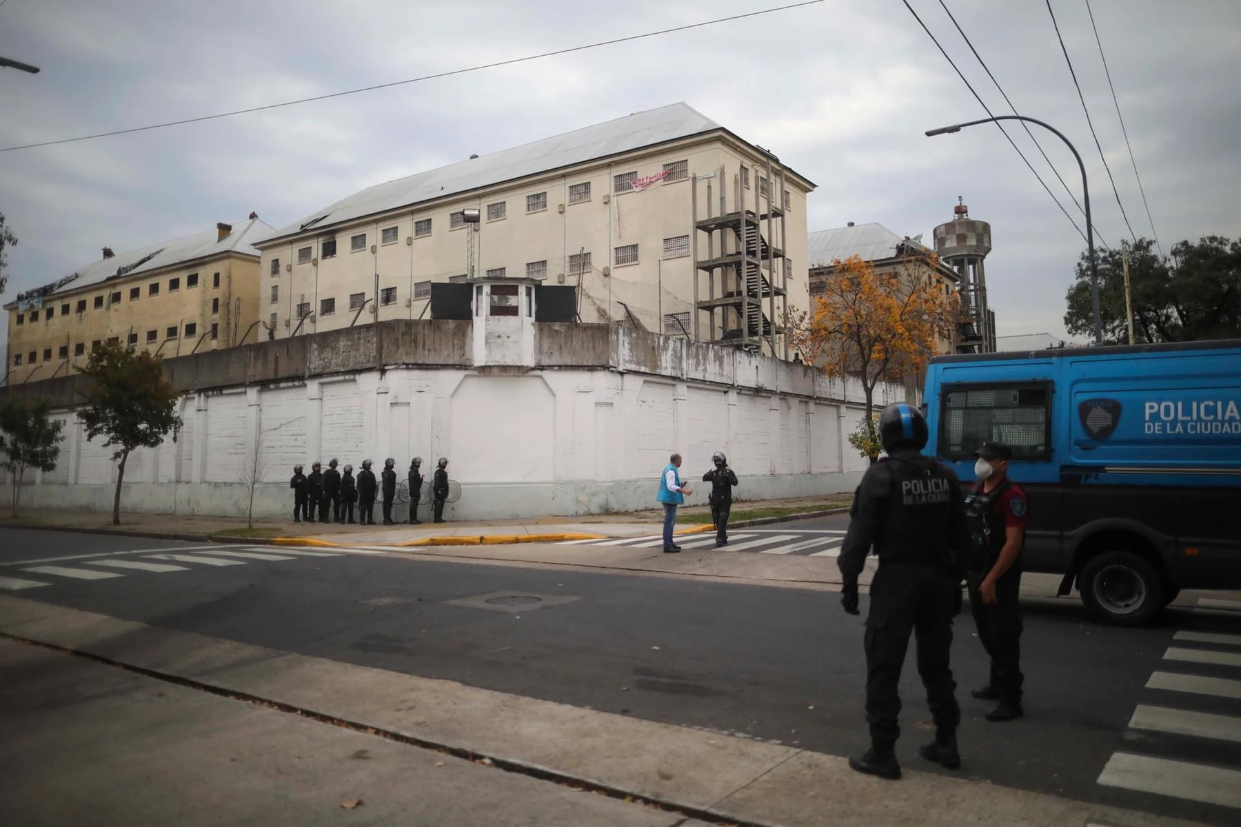 El vaciamiento de Devoto entra en su tramo decisivo: más de 1.050 internos ya fueron derivados a Marcos Paz