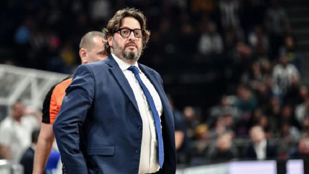 Baskonia cortó a Galbiati en una jornada de sacudones: afuera también Howard y Len