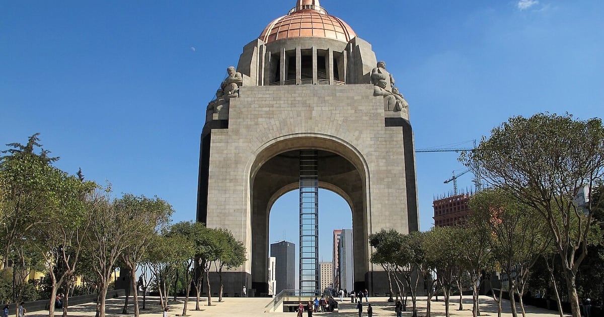 Un gigante de acero y memoria en el corazón de la Ciudad de México
