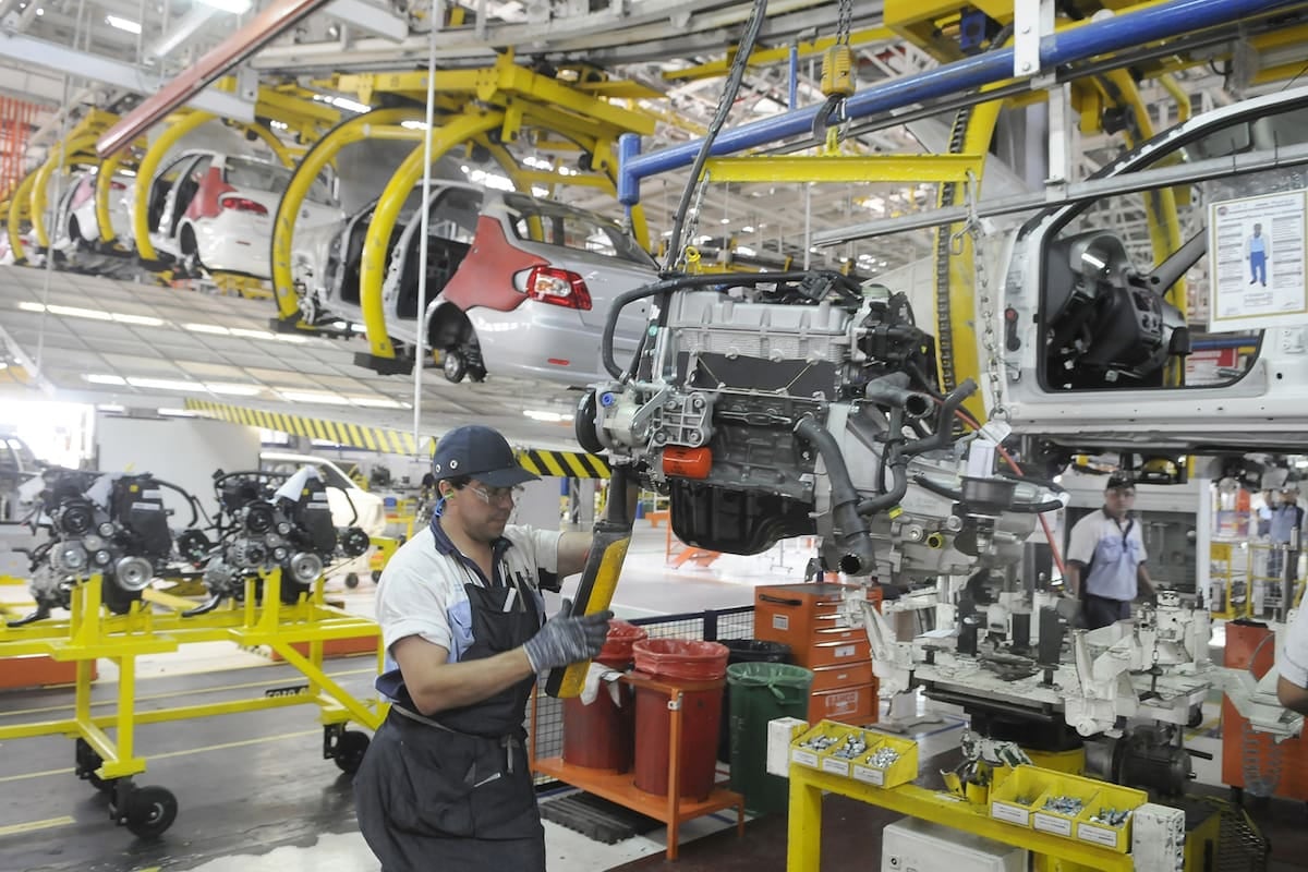 La industria sigue sin levantar la persiana: las fábricas trabajaron al 58,5% y la capacidad ociosa ya supera el 40%