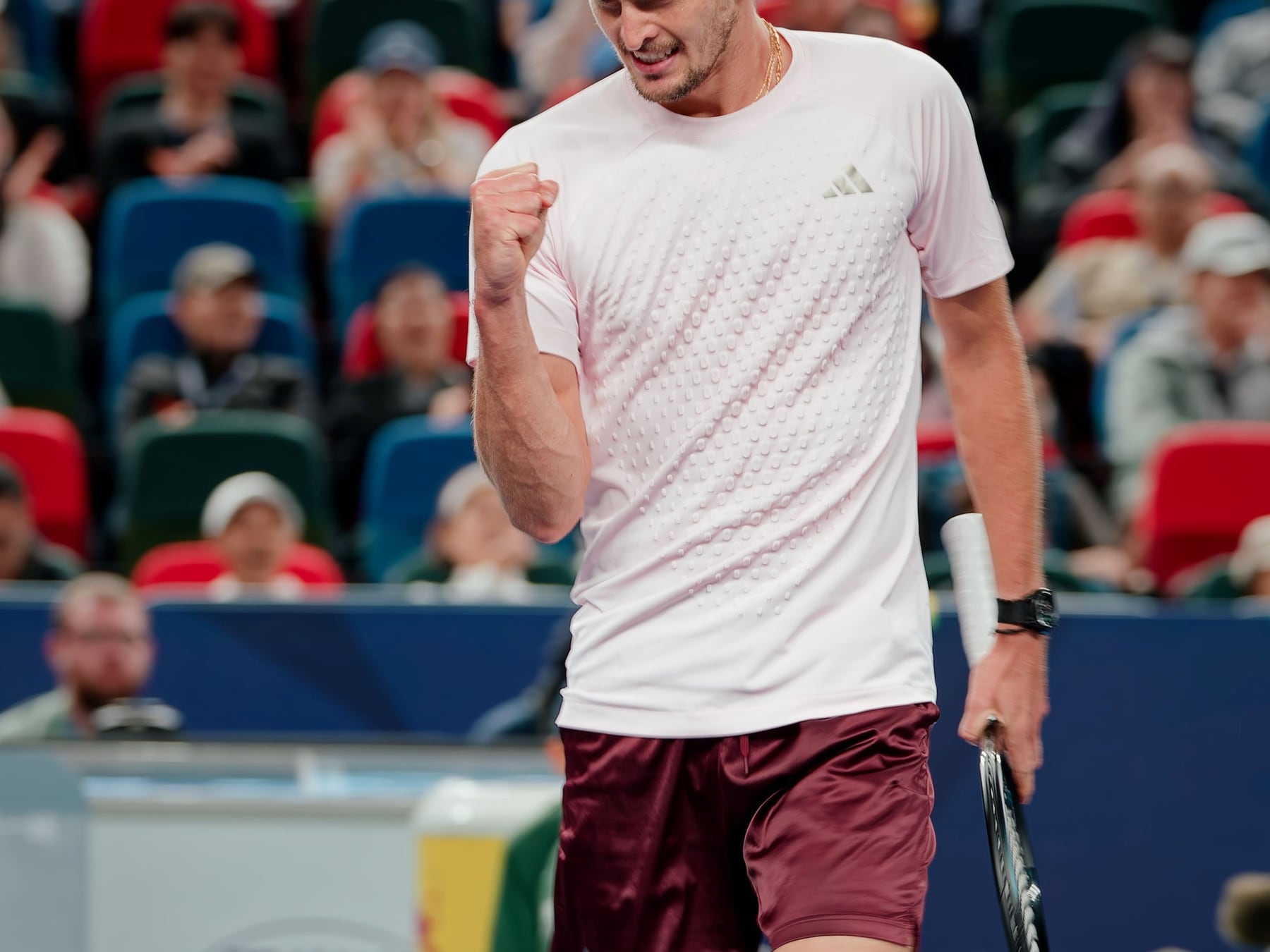 Zverev barrió a De Miñaur en Shanghái y va por otra final con nivel de lujo