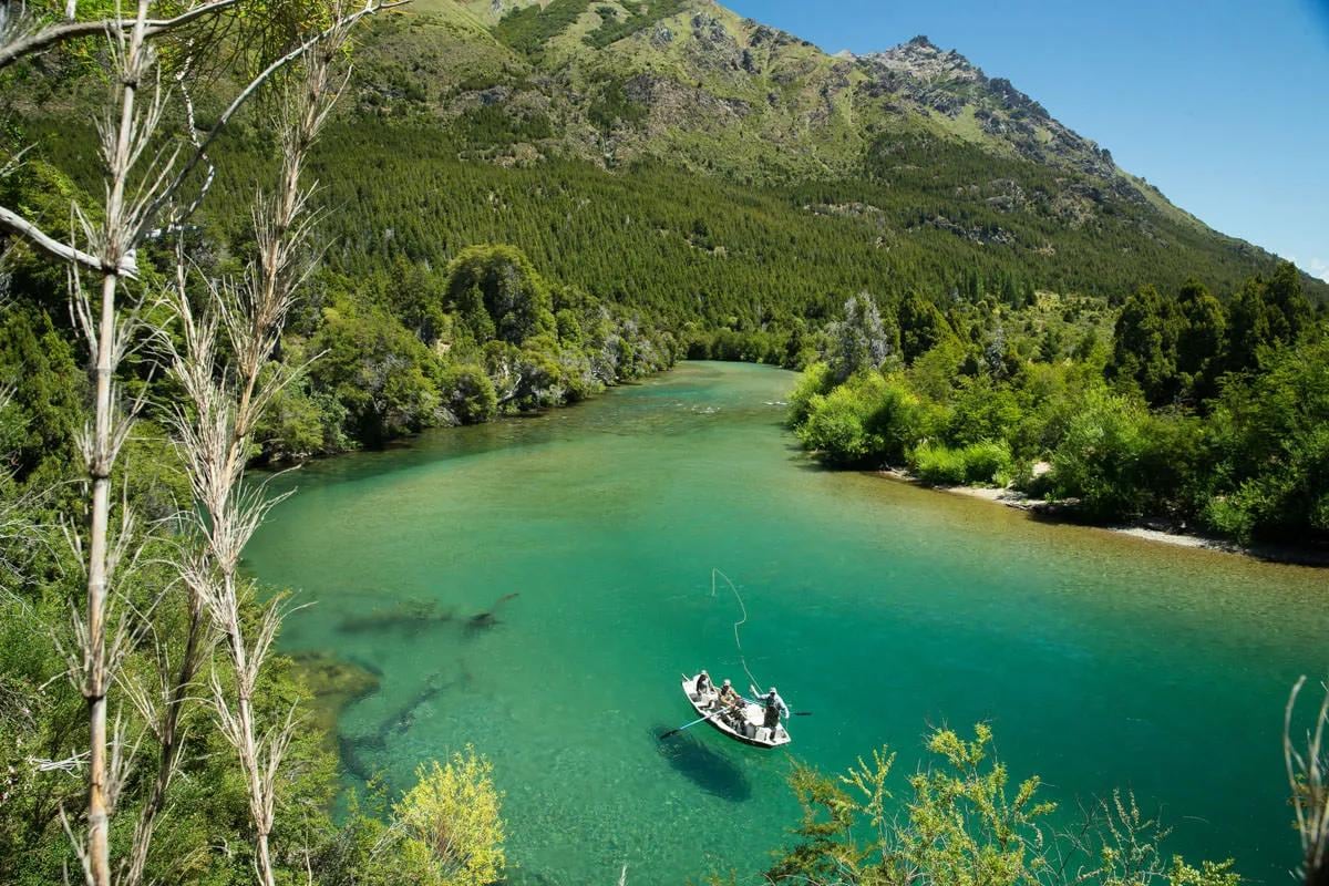 Neuquén puso en marcha la venta online de permisos para la temporada de pesca que arranca el 1 de noviembre
