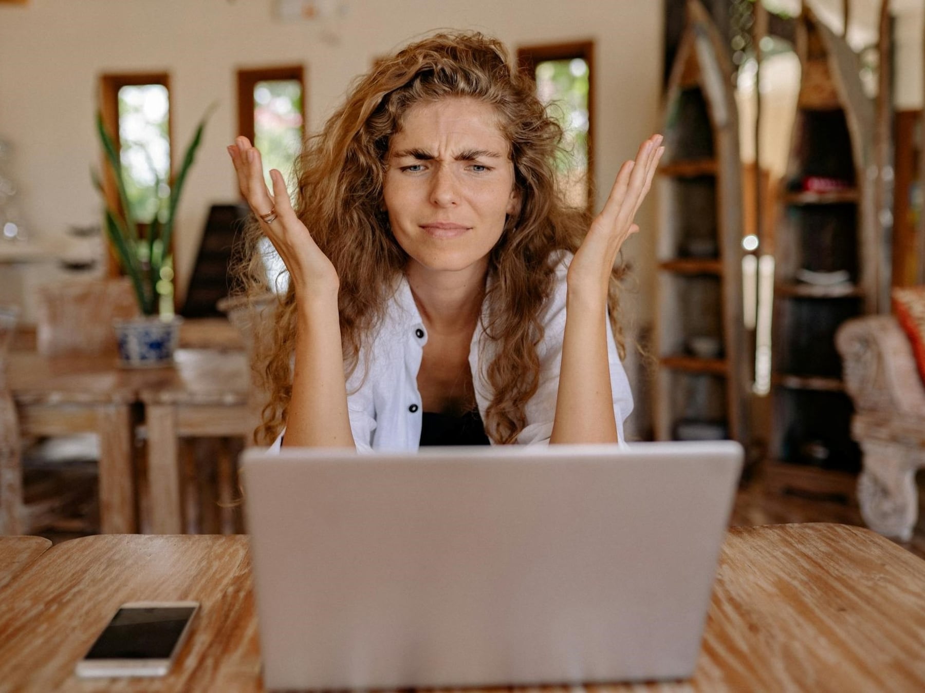 Cortisol bajo la lupa: la hormona que las redes convirtieron en villano y lo que la endocrinología realmente dice