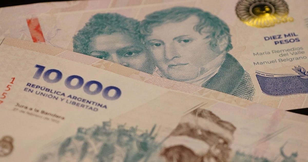 Cuánto cobra hoy un empleado bancario que recién arranca y por qué su paritaria se mueve al ritmo de la inflación