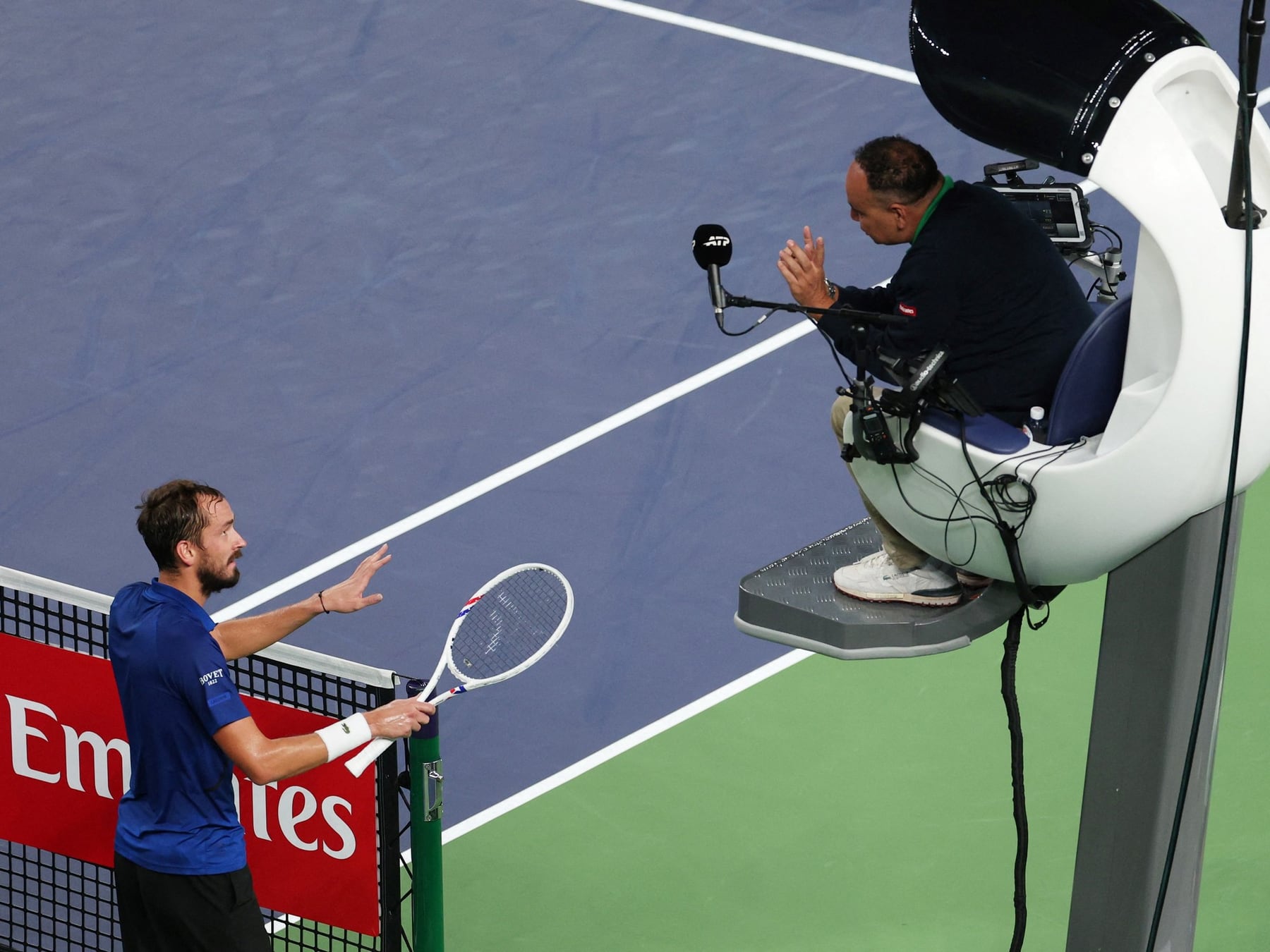 Medvedev, en Shanghái: amenazas, reto al protocolo y una derrota que lo dejó sin final