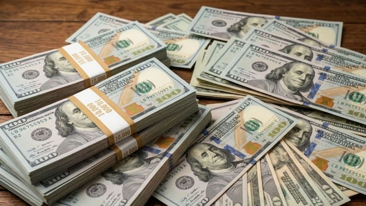 El dólar blue cerró a 1.555 pesos y la brecha se redujo al 1,3 por ciento