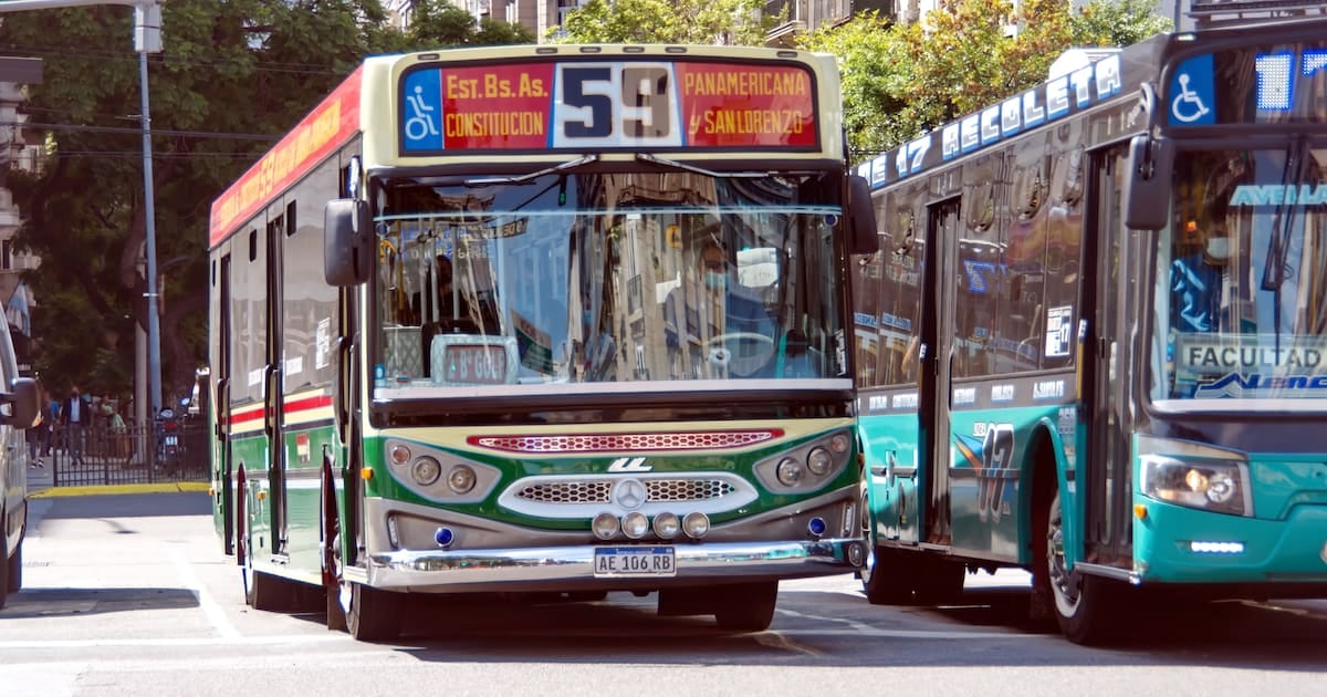 Reducción de frecuencias nocturnas en 104 líneas de colectivos del AMBA: el sector habla de una deuda acumulada de 40.000 millones de pesos
