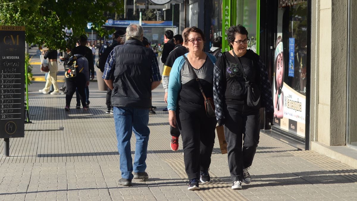 Día de la Madre en Neuquén: se pagó el doble en la tarjeta y se llevó la mitad de regalos