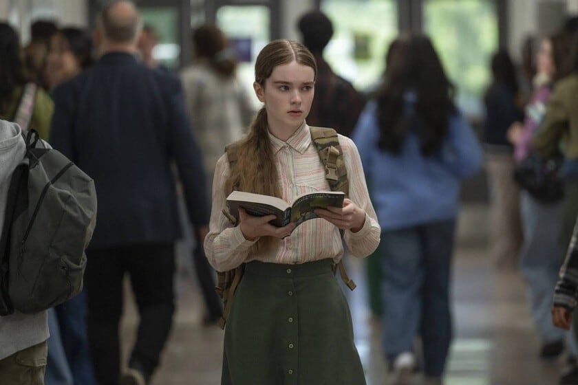 La nueva Carrie lee para liberarse: la serie esconde toda una biblioteca de guiños