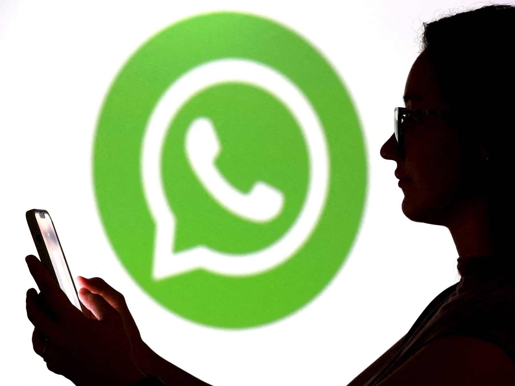 La lista de equipos conectados permite cortar accesos no autorizados a WhatsApp