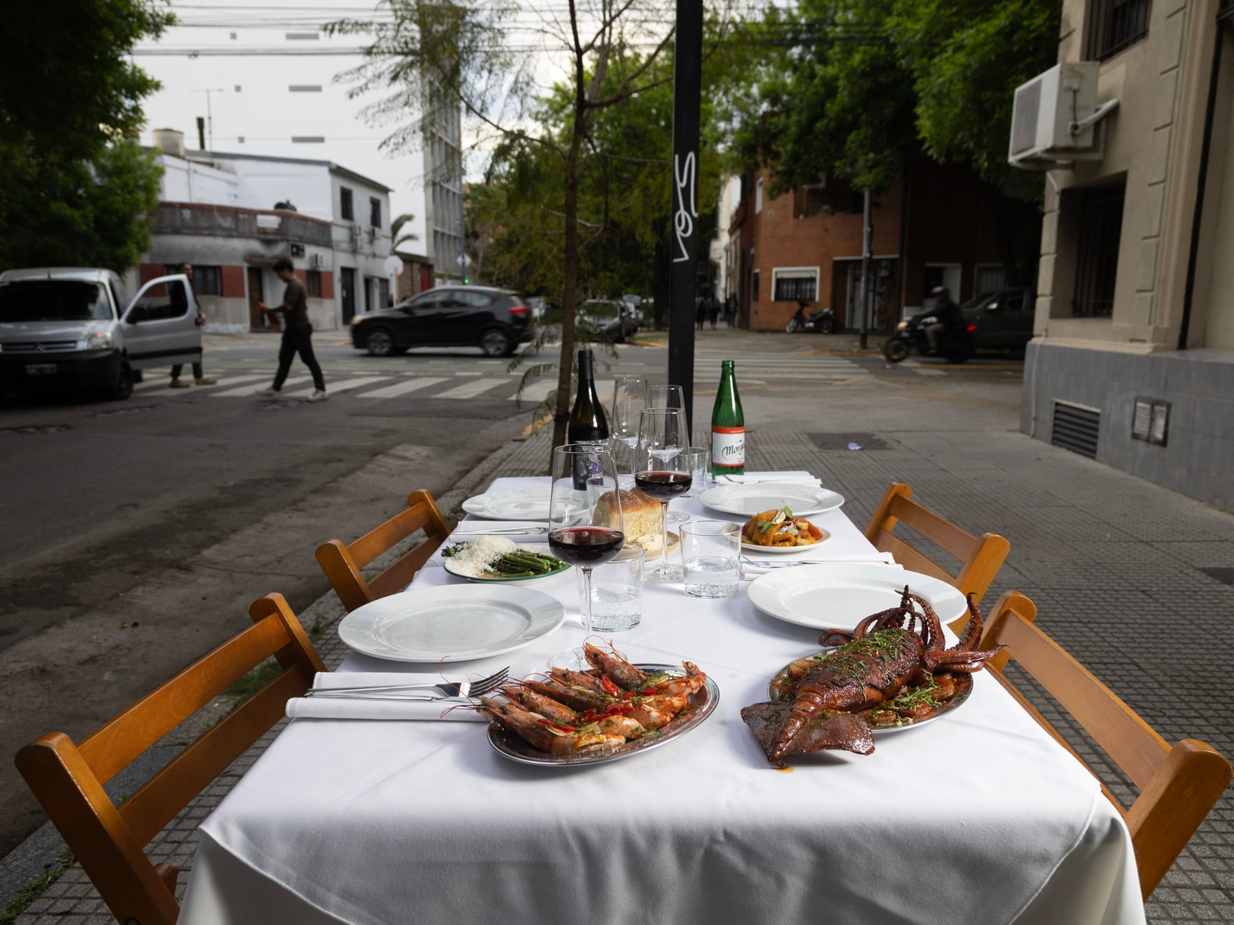 Villa Ortúzar se cocina a fuego lento: alquileres más baratos y locales grandes atraen a los nuevos gastronómicos