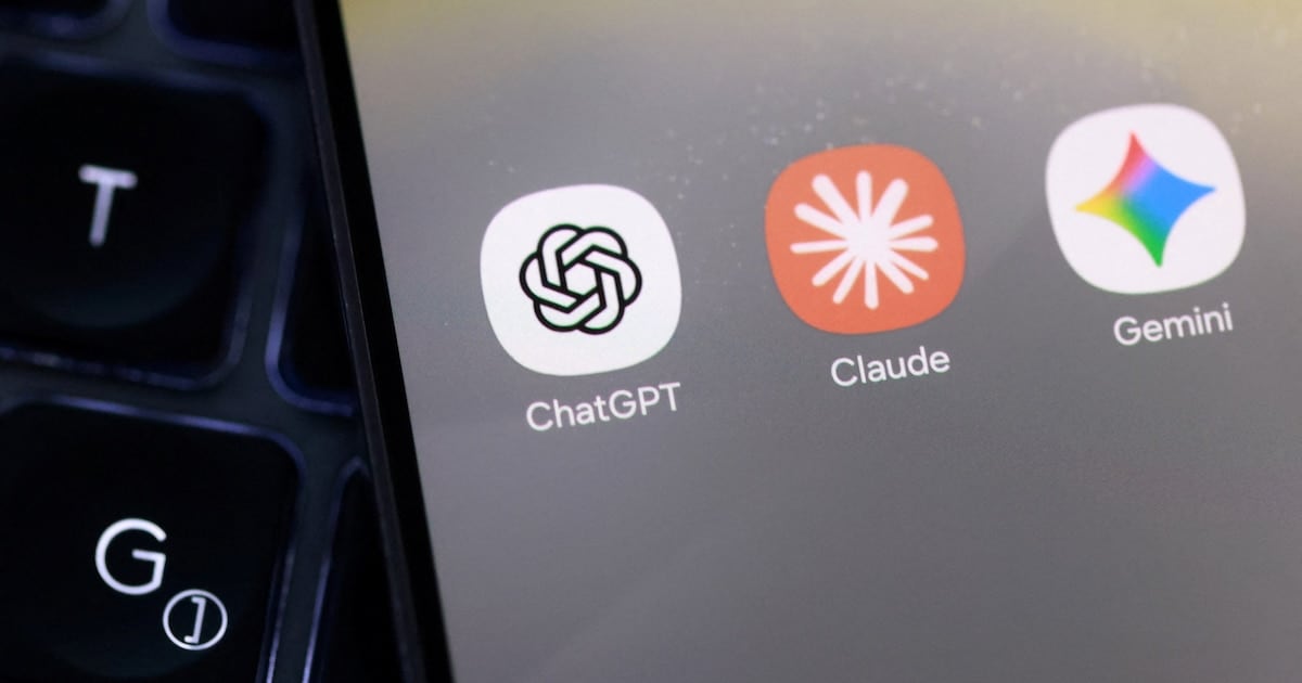 ChatGPT conserva la punta, pero Gemini y Claude le aprietan el mercado